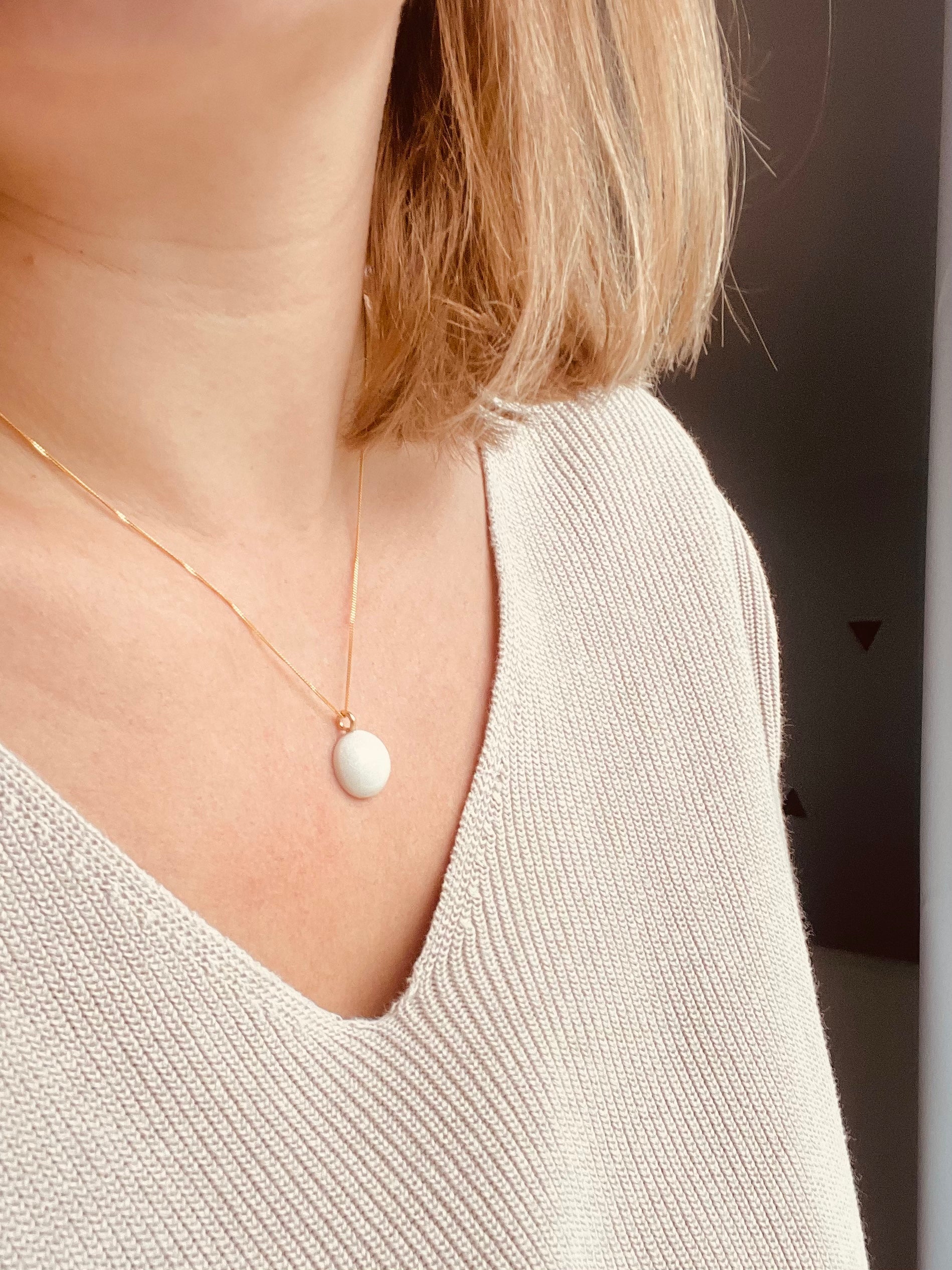 Round on sale stone necklace