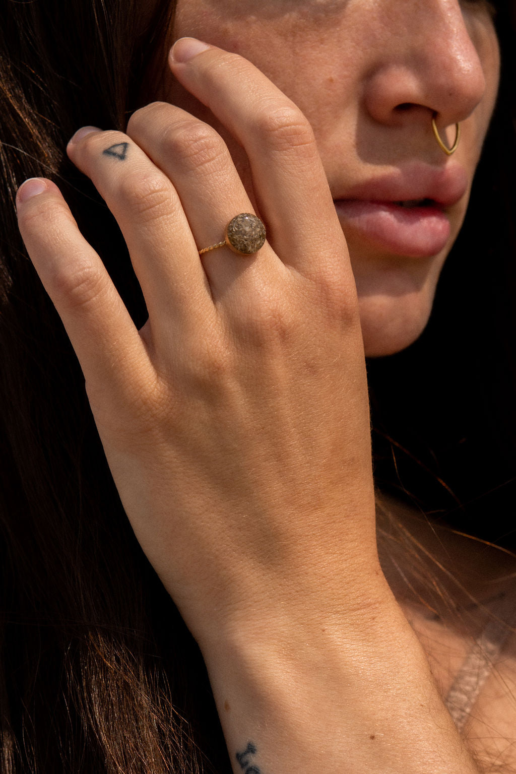 Halo Round Twist Ring