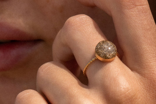 Halo Round Twist Ring